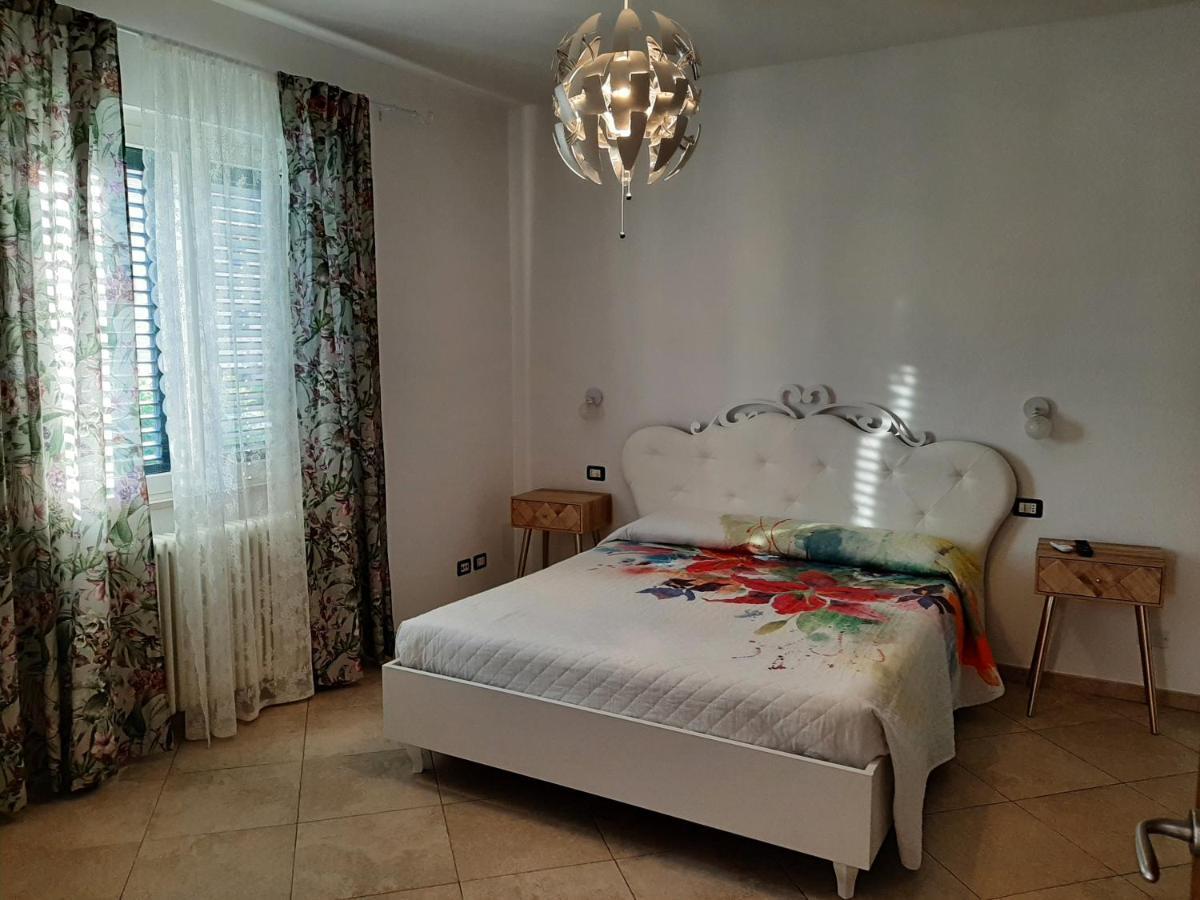 Viola Di Mare Rooms And Parking Termoli Exteriör bild