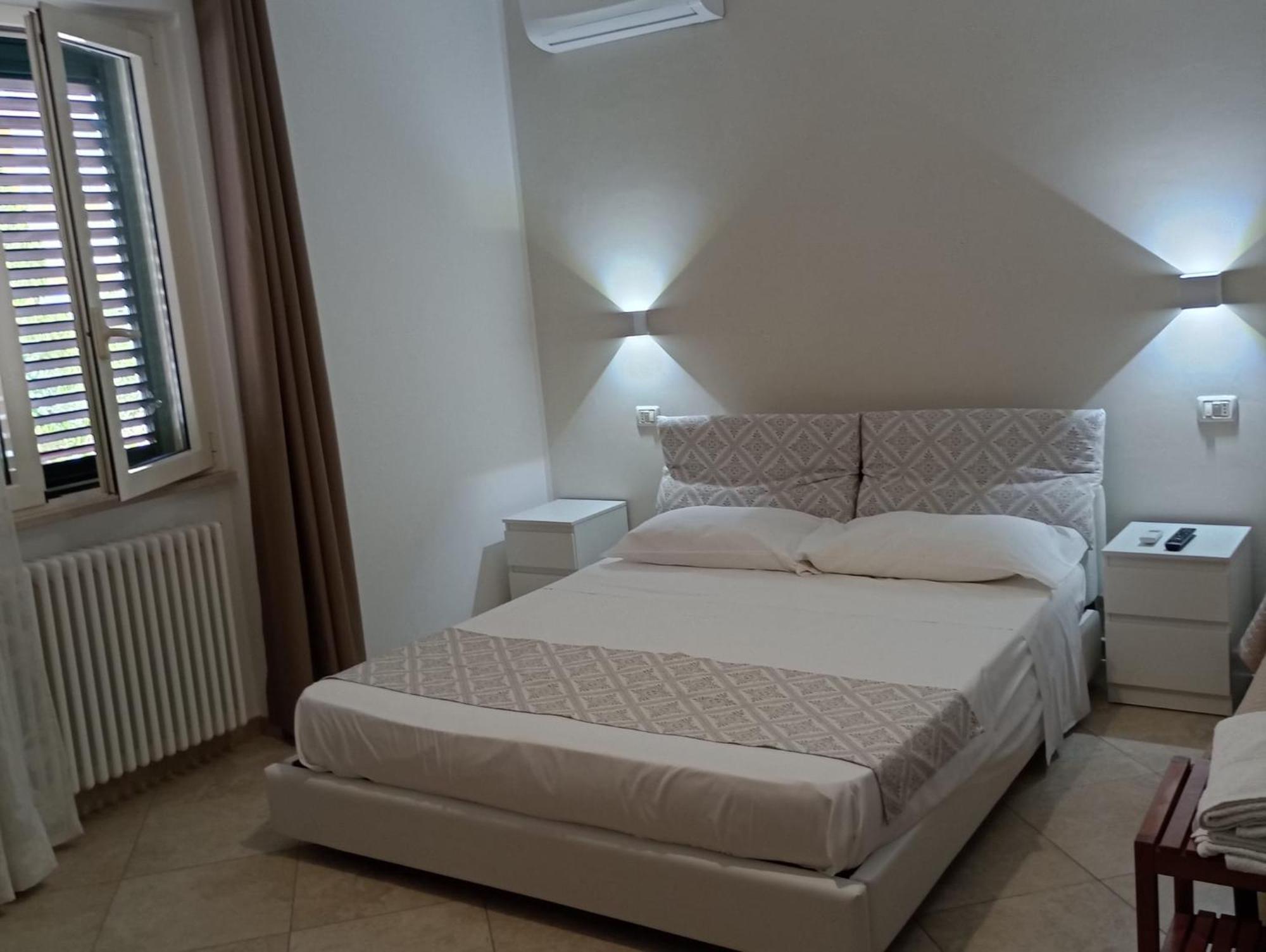 Viola Di Mare Rooms And Parking Termoli Exteriör bild