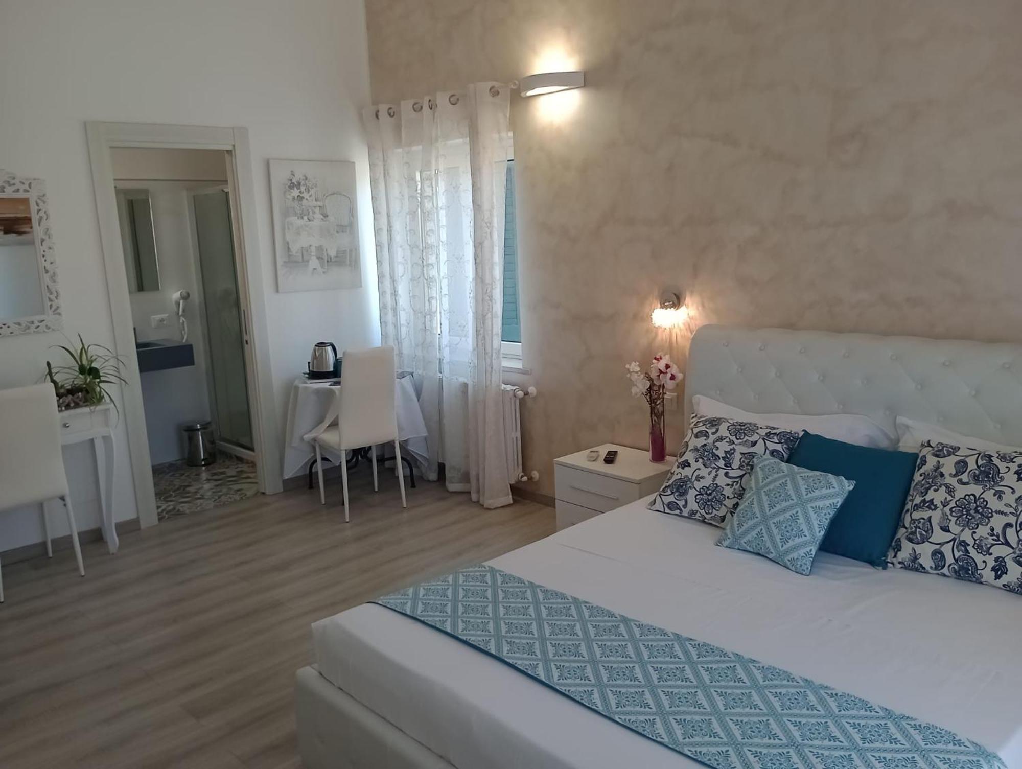 Viola Di Mare Rooms And Parking Termoli Exteriör bild