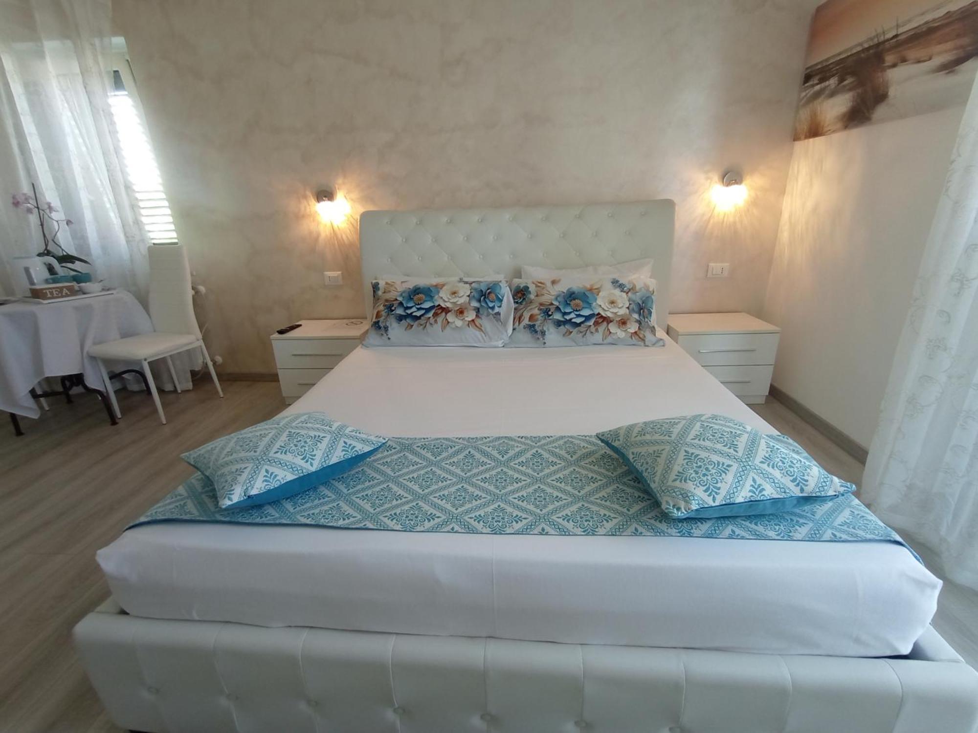 Viola Di Mare Rooms And Parking Termoli Exteriör bild