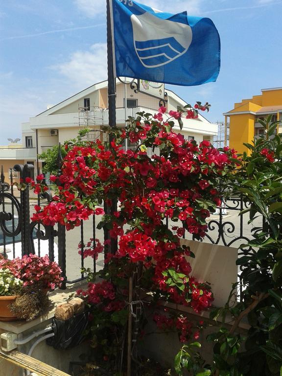 Viola Di Mare Rooms And Parking Termoli Exteriör bild